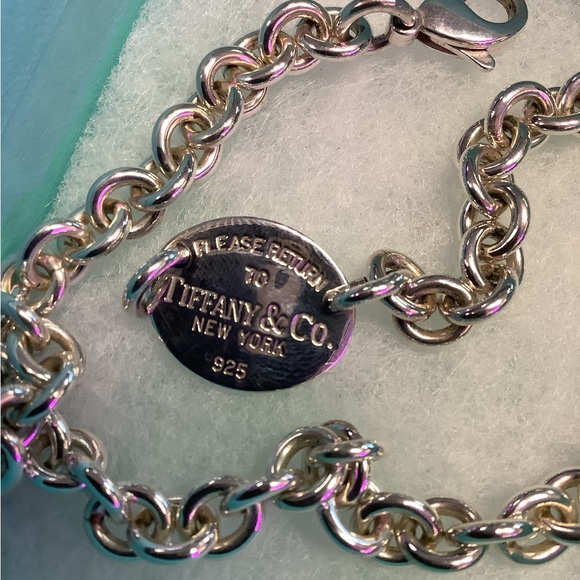 Tiffany & Co. “Chain Pendant Necklace” - Picture 5 of 6